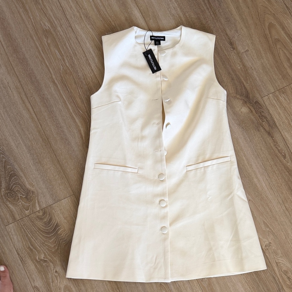 PrettyLittleThing Cream Sleeveless Button-Front Mini Shift Dress